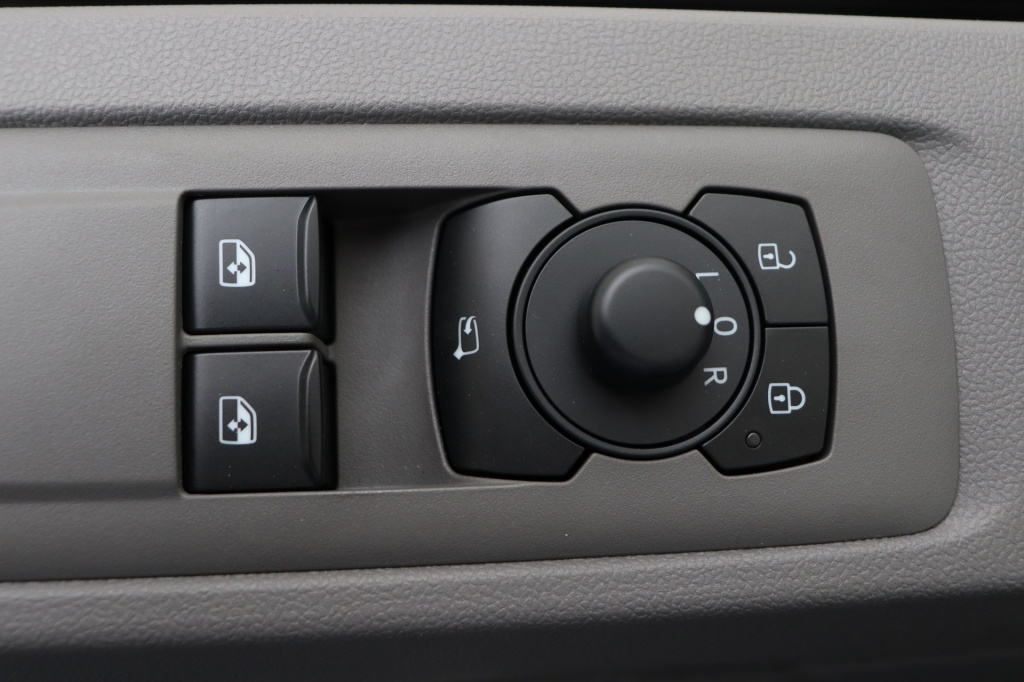 VOLKSWAGEN Transporter T7 Fourgon 3500 mm 2.0 TDI 150 hp Aut.8 - ref: 7-53076 - Photo 16