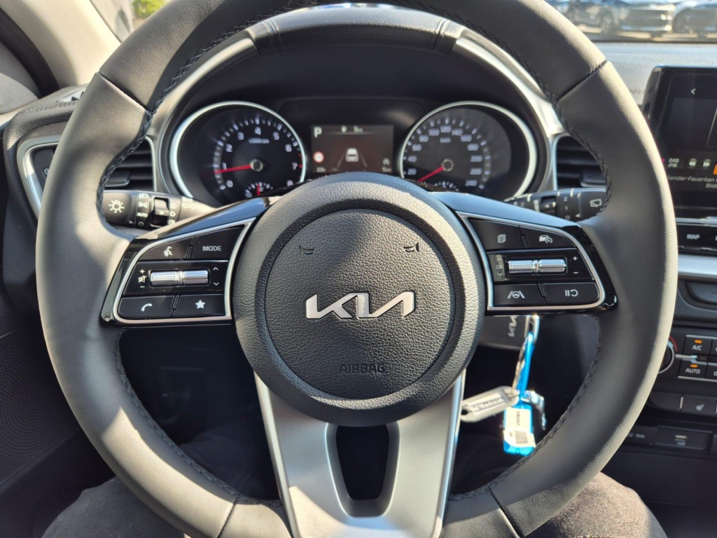 KIA Ceed SW Vision 1.5 Gasoline 140hp - ref: 7-53101 - Photo 12