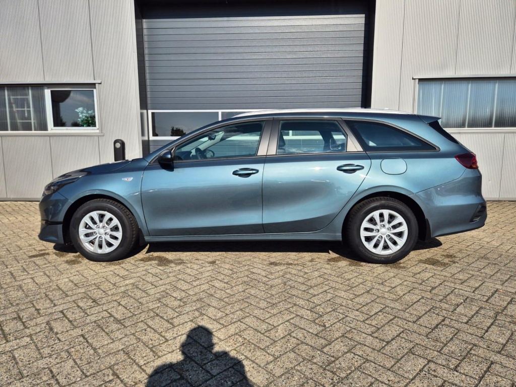 KIA Ceed SW Vision 1.5 Gasoline 140hp - ref: 7-53101 - Photo 2