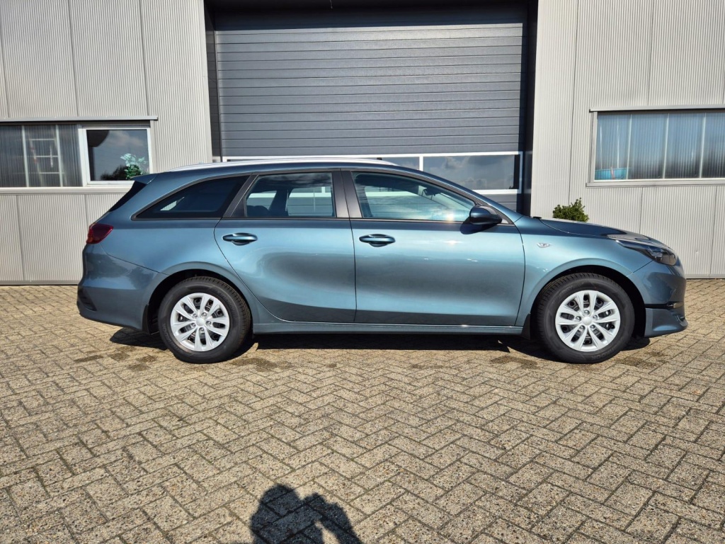 KIA Ceed SW Vision 1.5 Gasoline 140hp - ref: 7-53101 - Photo 6