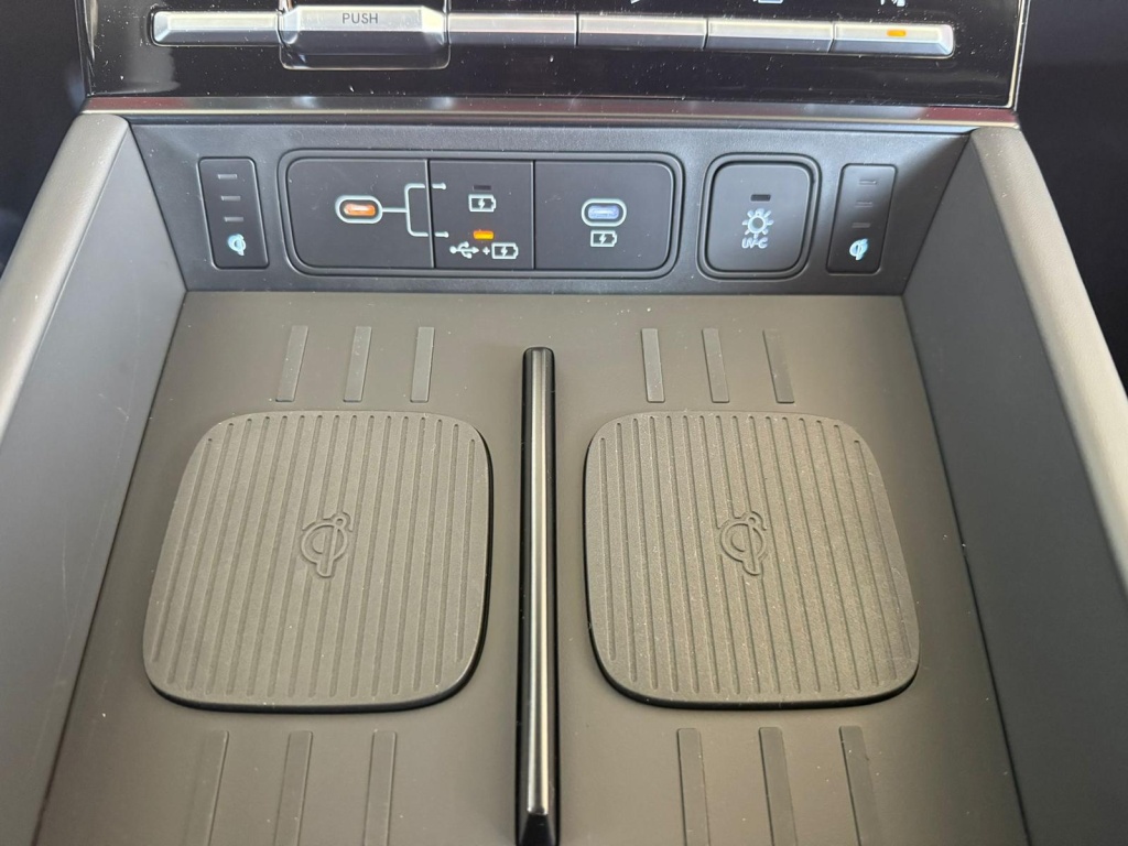 HYUNDAI Santa Fe Calligraphy 1.6L T-GDI Plug-in Hybrid (PHEV) 4WD - ref: 7-53134 - Photo 17