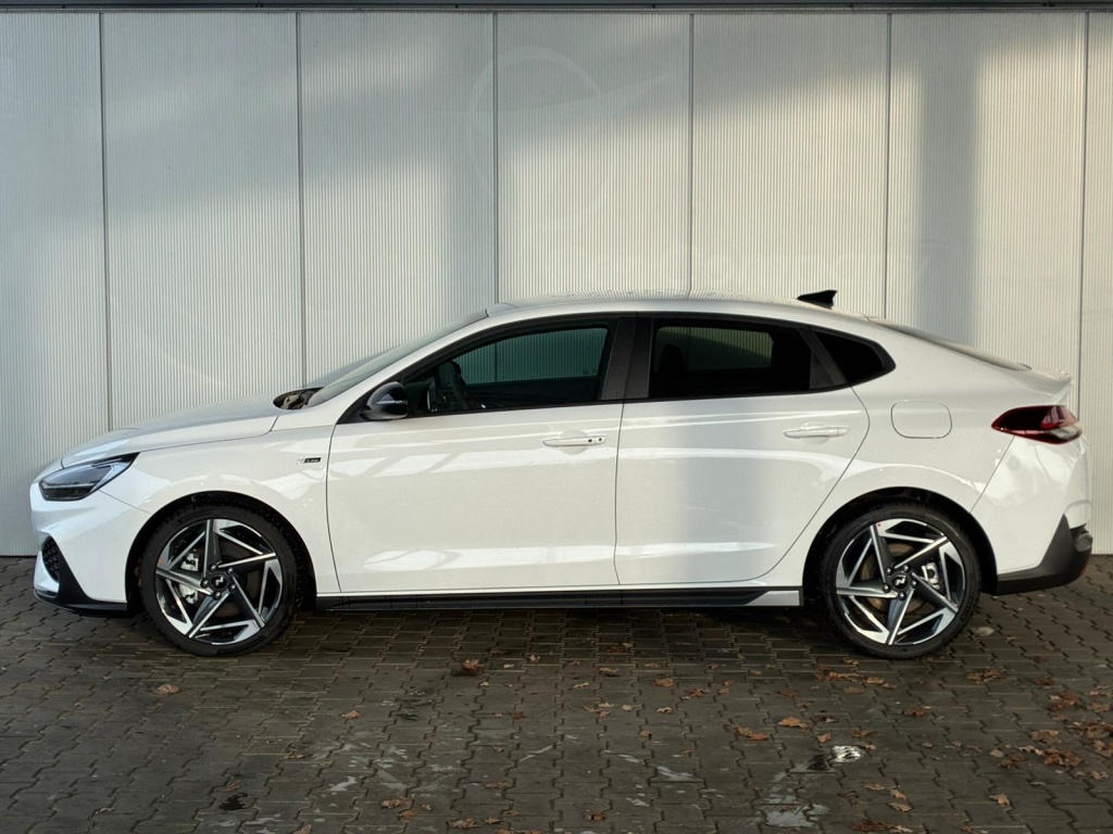 HYUNDAI i30 N-Line 1.5L T-GDI mild-hybrid (mHEV) - ref: 7-53188 - Photo 2