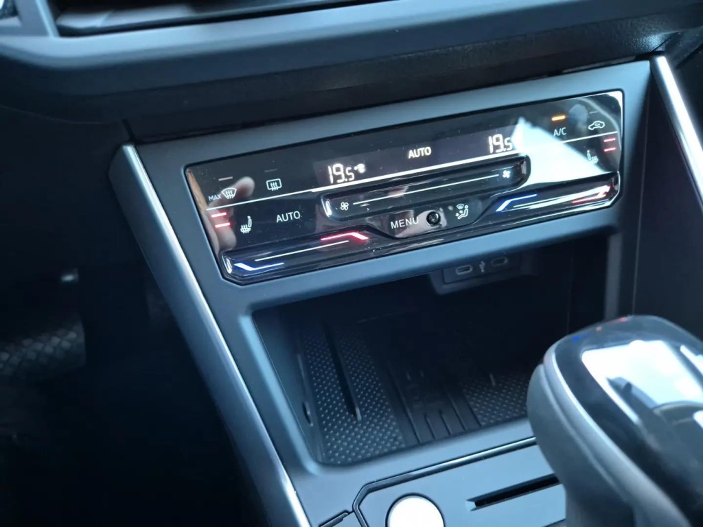 VOLKSWAGEN Taigo 1.0 TSI - ref: 7-53581 - Photo 19