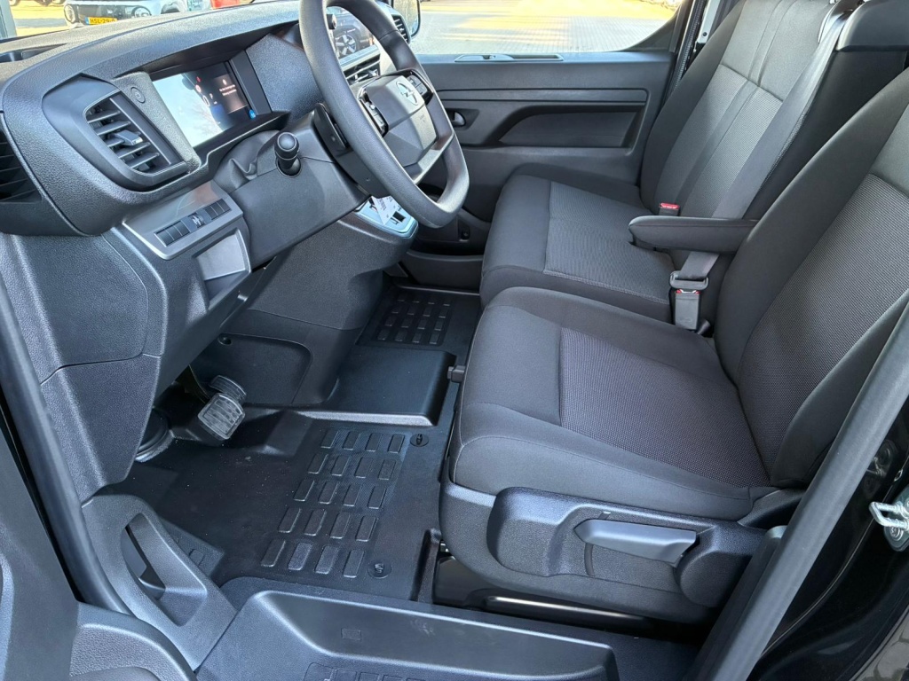 OPEL Vivaro Kombi XL 2.0L Diesel Automatic (177 PS) - ref: 7-53585 - Photo 7