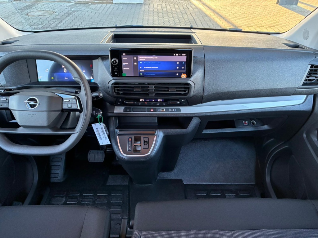 OPEL Vivaro Kombi XL 2.0L Diesel Automatic (177 PS) - ref: 7-53586 - Photo 6