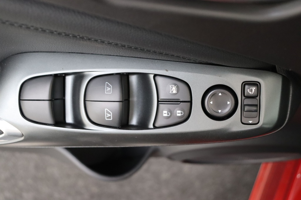 NISSAN Juke N-Connecta / Cold Pack / Alloys 19 Aero / (MY25) 1.0 DIG-T 114 hp AT 2WD - ref: 7-53913 - Photo 17