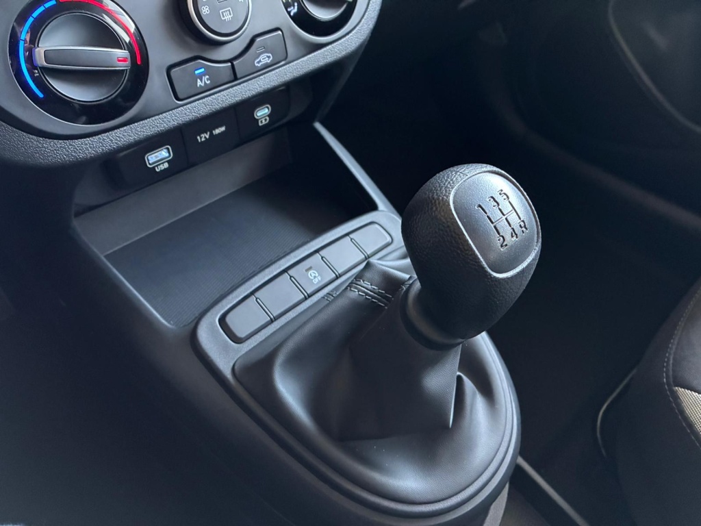 HYUNDAI i10 Comfort 1.0L 62 PS (46 kW) Manual (5MT) - ref: 7-54269 - Photo 15