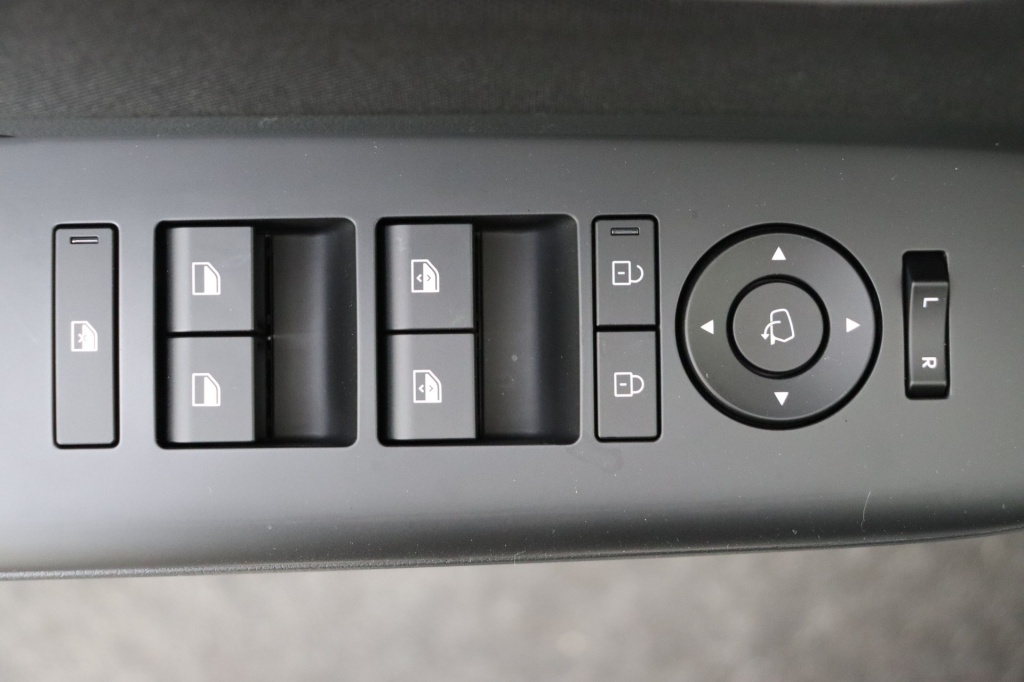 HYUNDAI Kona Feel 1.6 Gdi HEV 138 hp 6DCT - ref: 7-54417 - Photo 17