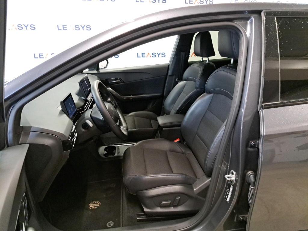 MG MG4 Luxury 64 kWh 204 hp - ref: 7-54581 - Photo 3