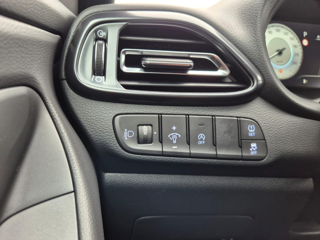 HYUNDAI i30 N-Line 1.6 Gasoline 150hp - ref: 7-54613 - Photo 14