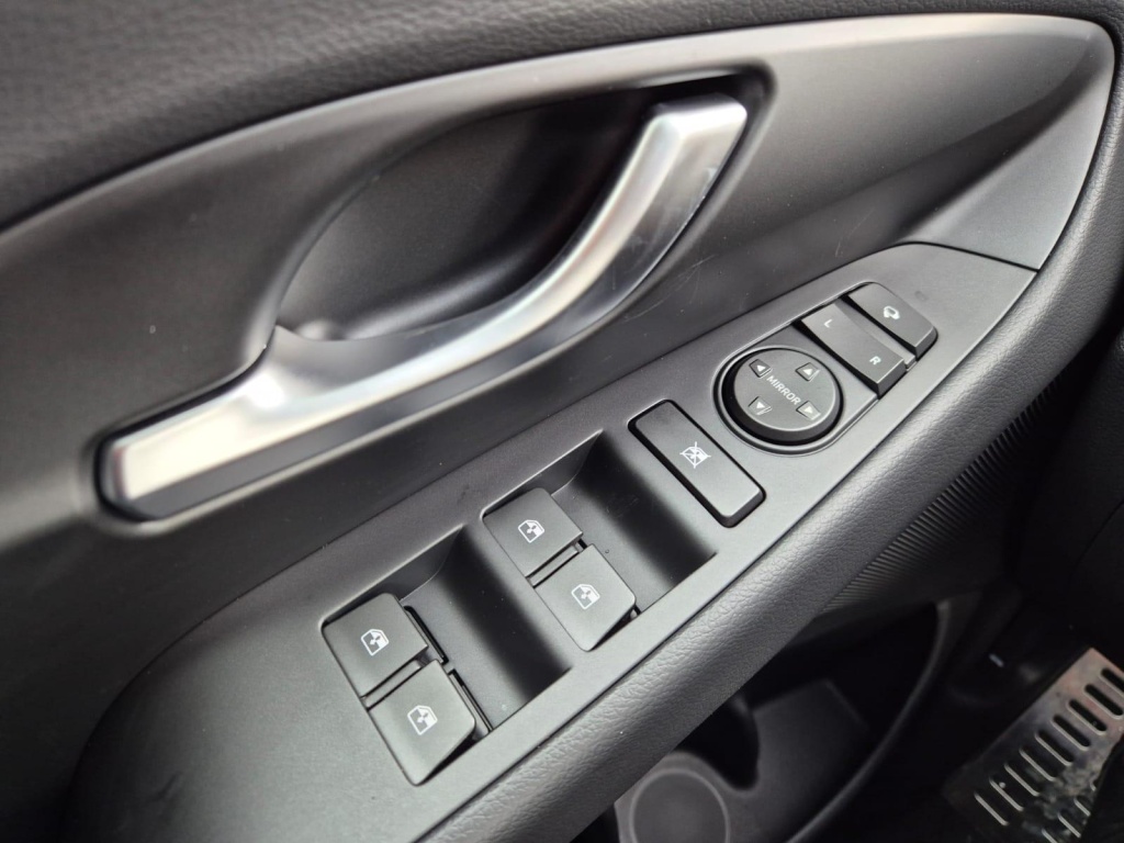 HYUNDAI i30 N-Line 1.6 Gasoline 150hp - ref: 7-54693 - Photo 13