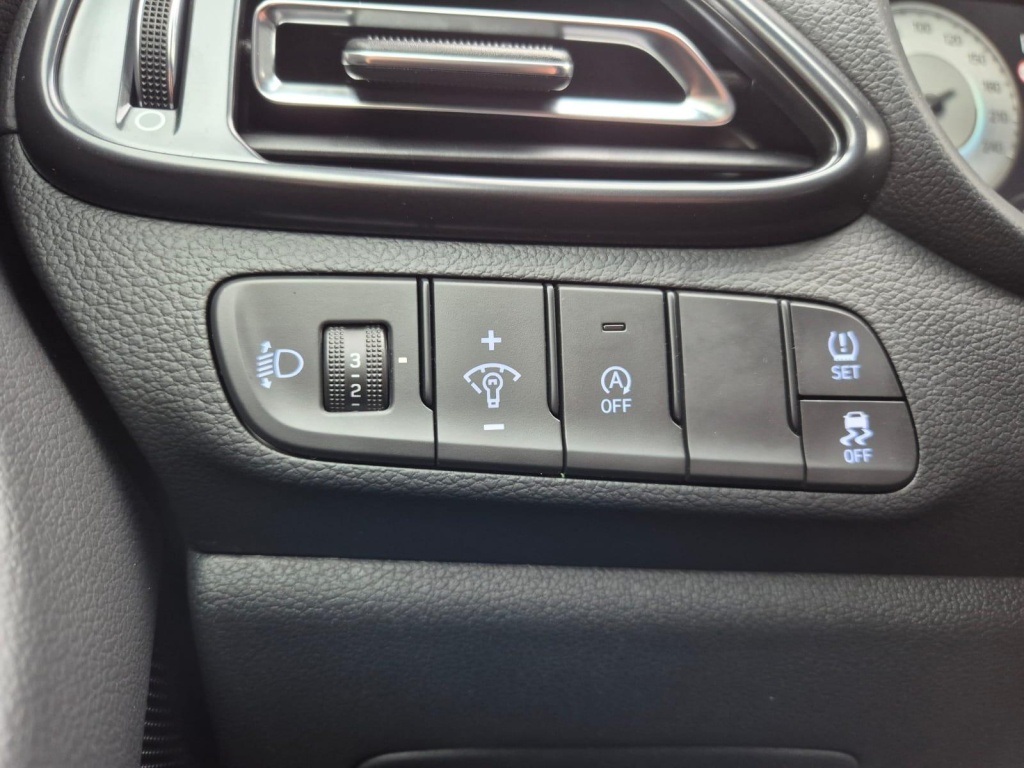 HYUNDAI i30 N-Line 1.6 Gasoline 150hp - ref: 7-54693 - Photo 14