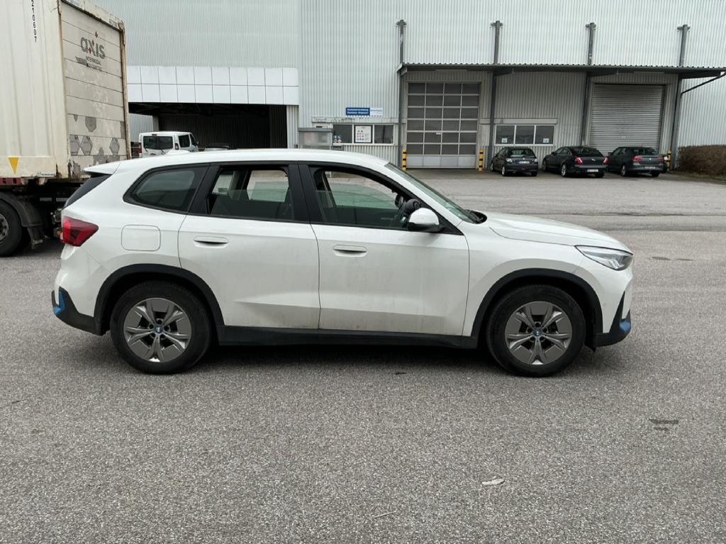 BMW iX1 iX1 xDrive30   Elektro 313hp - ref: 7-55987 - Photo 8