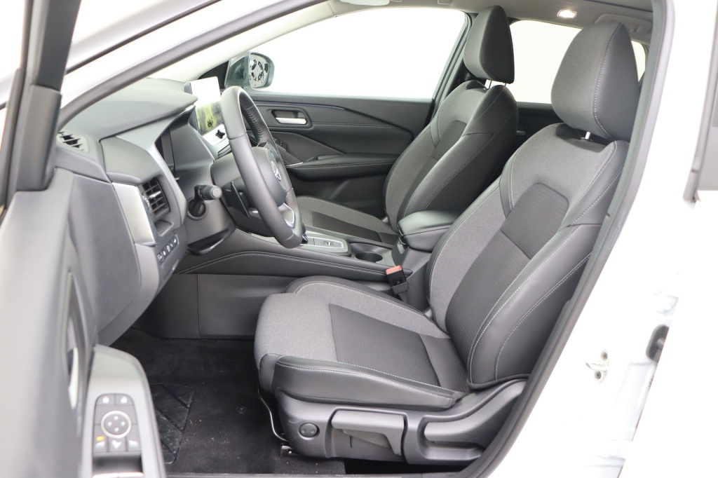 NISSAN Qashqai N-Connecta Winter Comfort + PANO + 2 Tone 1.3 DIG-T MHEV 158 hp Xtronic 2WD - ref: 7-56083 - Photo 13