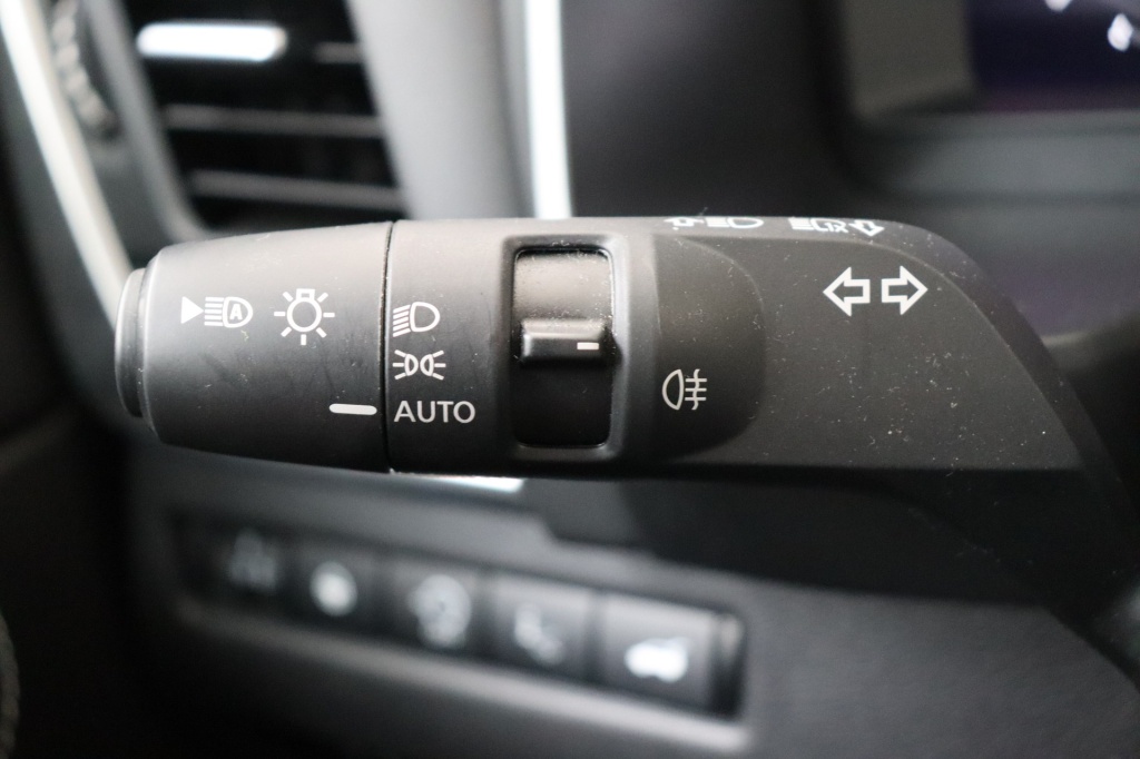 NISSAN Qashqai N-Connecta Winter Comfort + PANO + 2 Tone 1.3 DIG-T MHEV 158 hp Xtronic 2WD - ref: 7-56083 - Photo 20