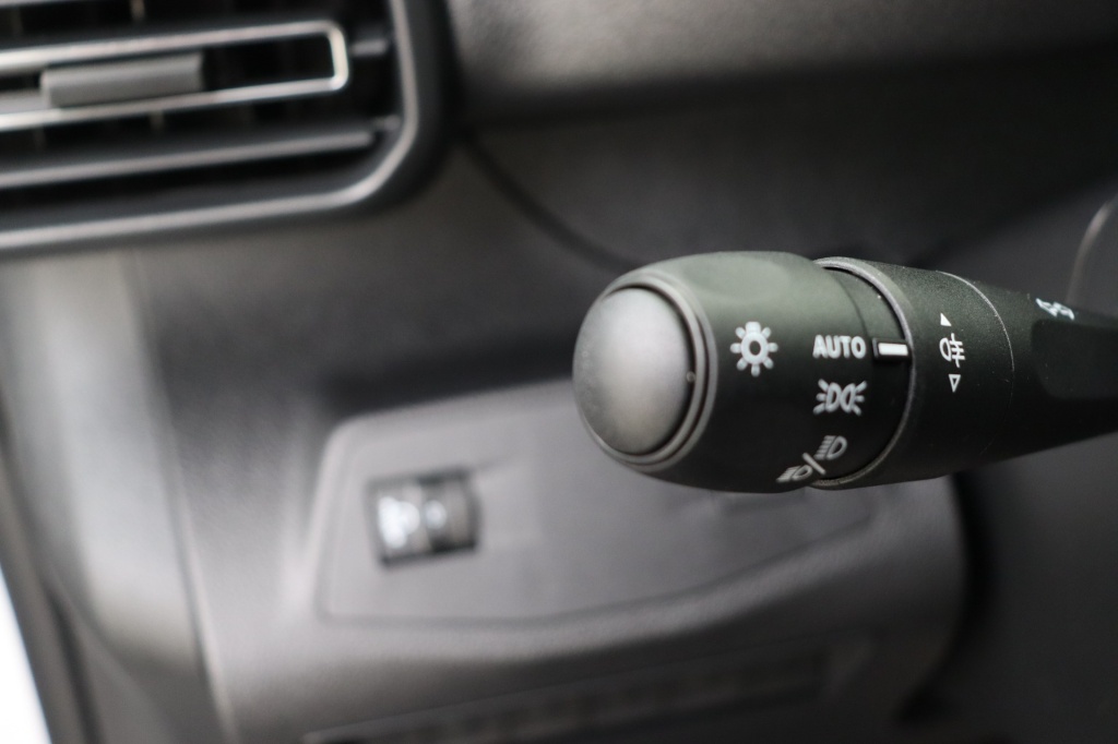 PEUGEOT Partner Standard Light 1,5 BlueHDi 130 hp S&S EAT8    - ref: 7-56206 - Photo 17