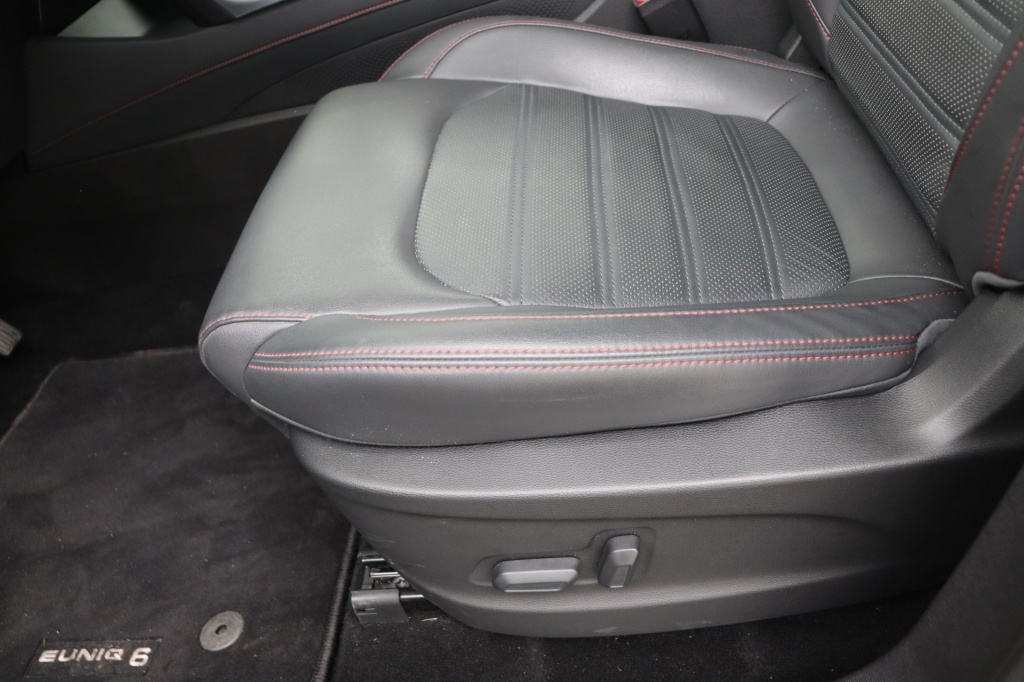 MAXUS EUNIQ6 BASE SB AT FWD - ref: 7-56257 - Photo 14