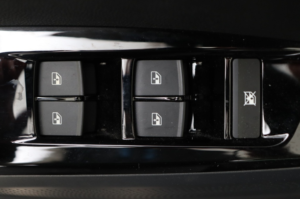 MAXUS EUNIQ6 BASE SB AT FWD - ref: 7-56257 - Photo 17