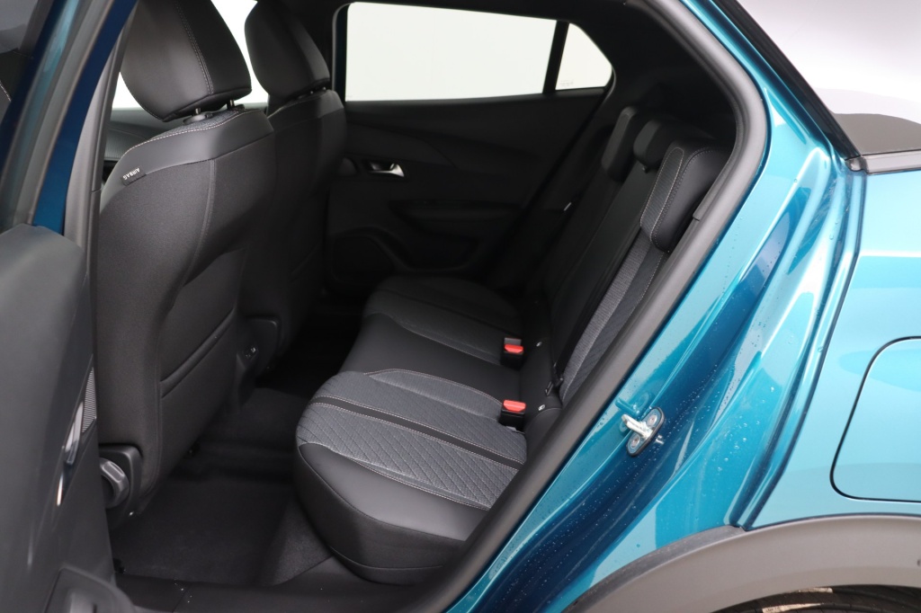 PEUGEOT 2008 Allure  1.2 Turbo 100 hp Man. 6    - ref: 7-56282 - Photo 13