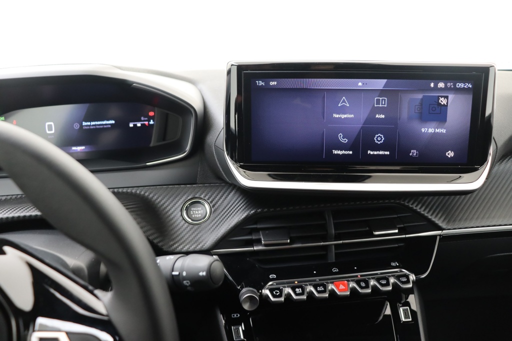 PEUGEOT 2008 Allure  1.2 Turbo 100 hp Man. 6    - ref: 7-56290 - Photo 20