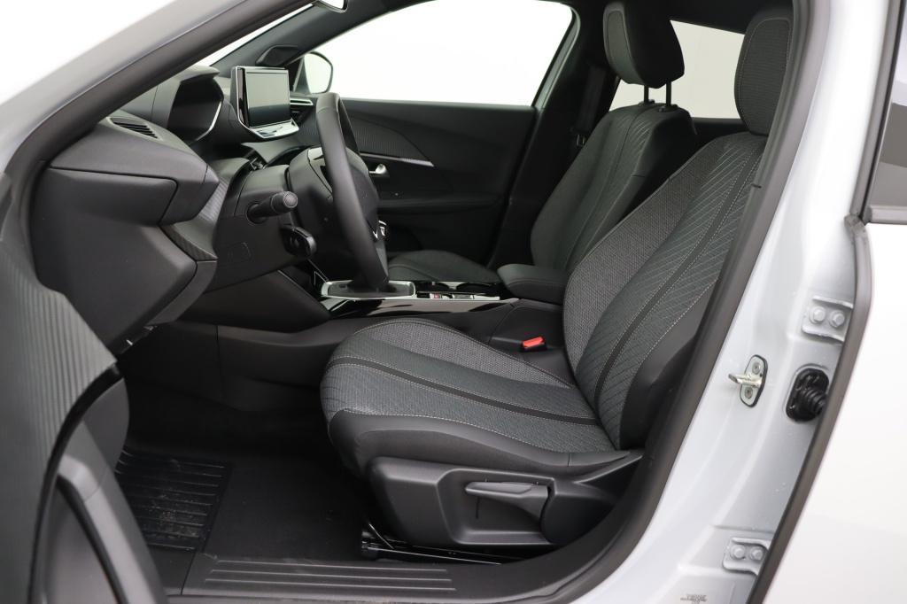 PEUGEOT 2008 Allure  1.2 Turbo 100 hp Man. 6    - ref: 7-56336 - Photo 12