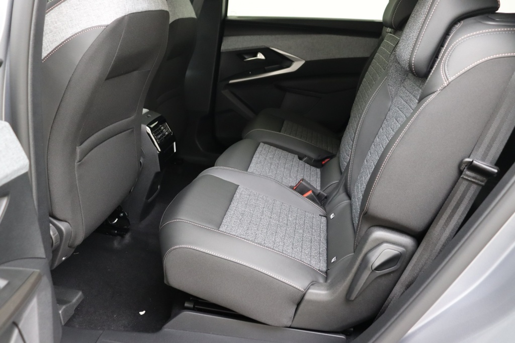 PEUGEOT 5008 Allure Hybrid 145 e-DCS6 - ref: 7-56372 - Photo 14