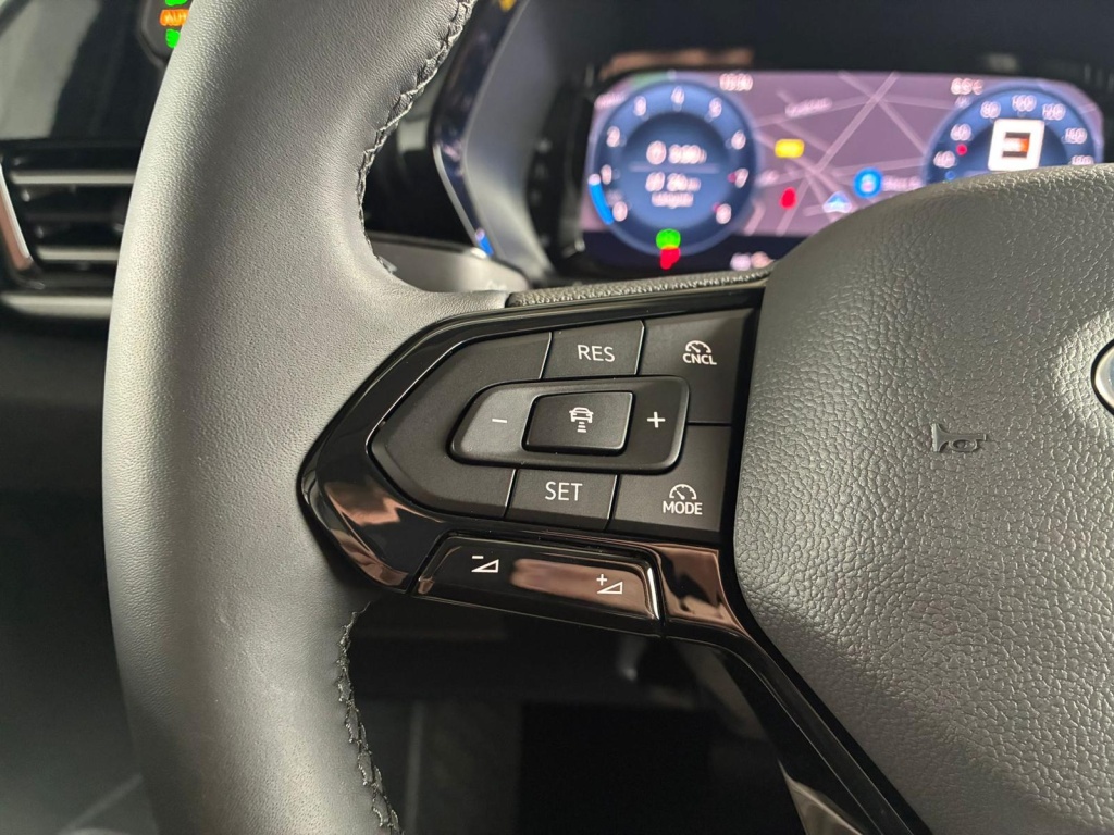 FORD Tourneo Titanium 1.5L EcoBoost - ref: 7-56600 - Photo 19