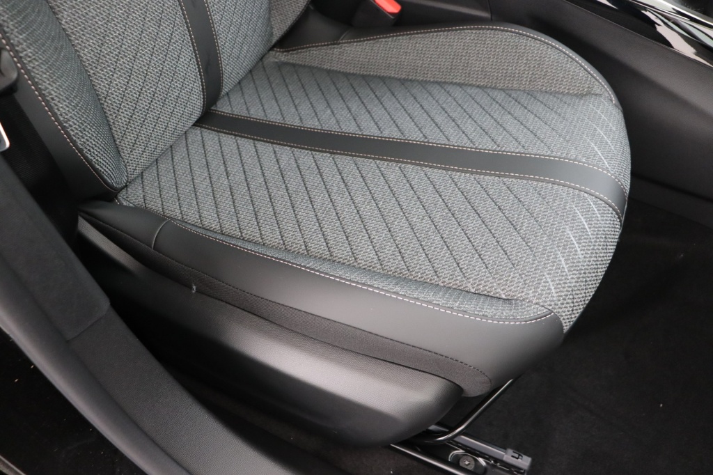 PEUGEOT 208 Envy 1.2 Turbo 100 hp Man. 6    - ref: 7-56711 - Photo 16