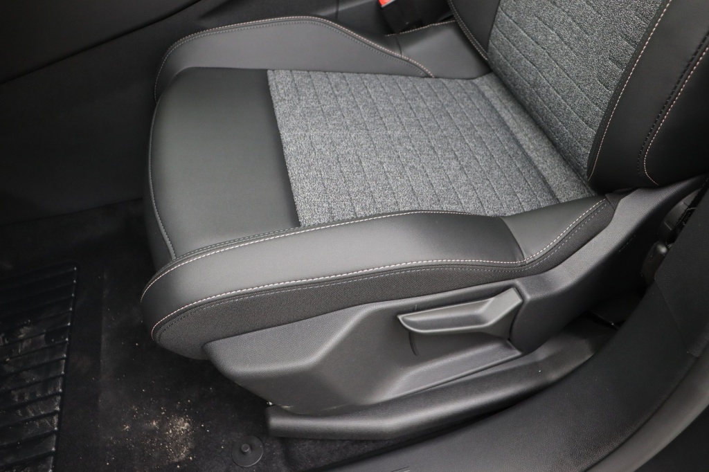 PEUGEOT 5008 Allure Hybrid 145 e-DCS6 - ref: 7-56723 - Photo 15