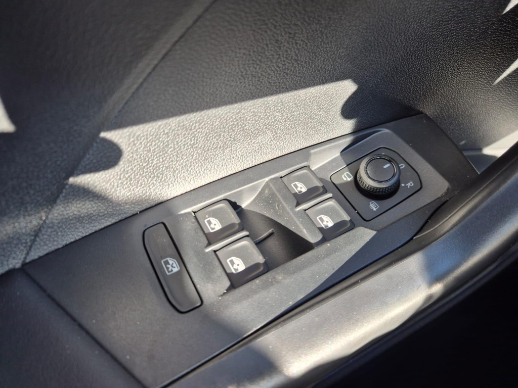 VOLKSWAGEN T-Cross 1.0 TSI - ref: 7-56825 - Photo 13