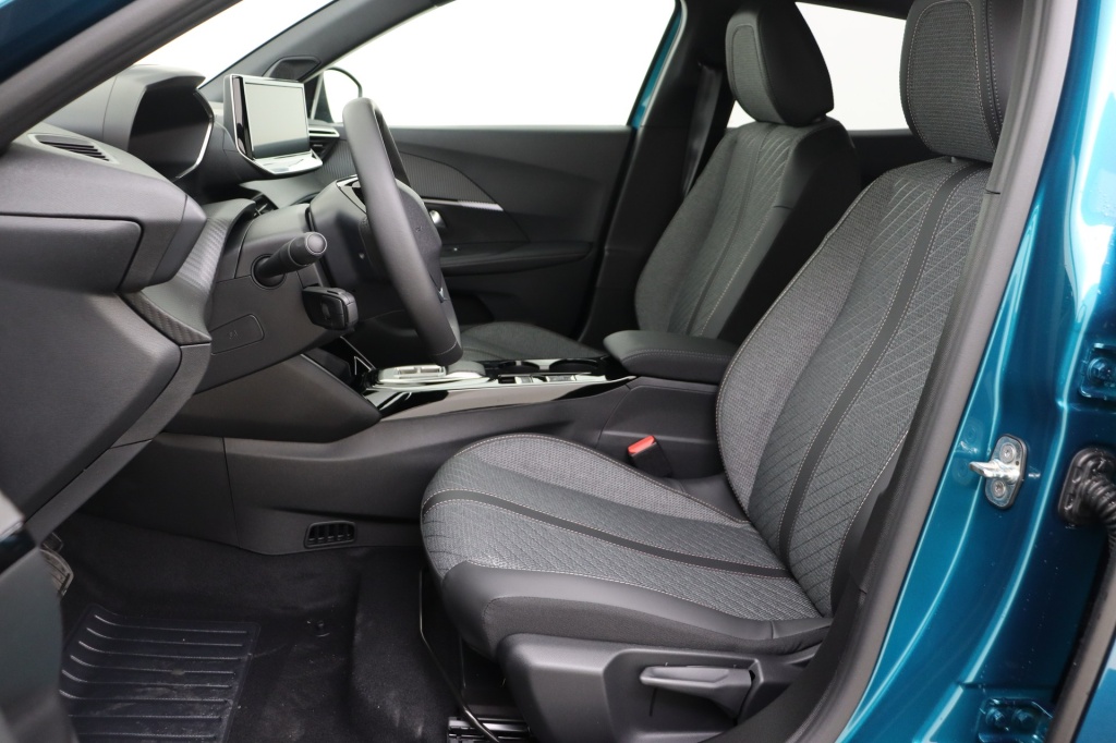 PEUGEOT 2008 Allure Hybrid 145 hp e-DSC6 - ref: 7-56889 - Photo 13