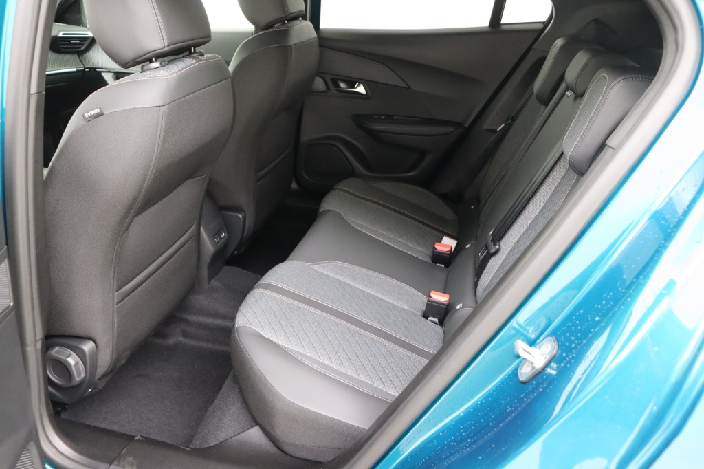 PEUGEOT 2008 Allure Hybrid 145 hp e-DSC6 - ref: 7-56889 - Photo 16