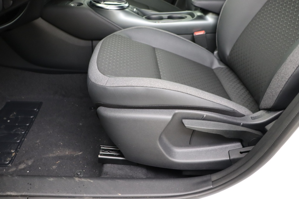 NISSAN Juke N-Connecta 1.6 Hybrid 143 hp AT 2WD - ref: 7-56967 - Photo 14