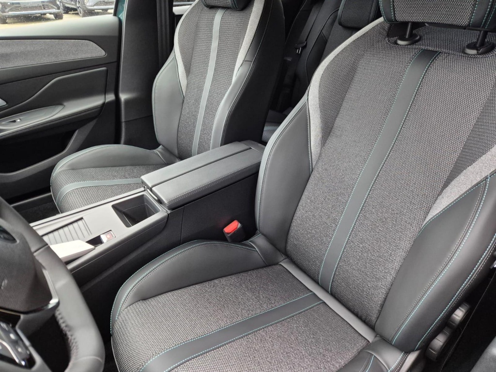 PEUGEOT 308 SW Allure SW 1.2 Gasoline 144hp - ref: 7-57052 - Photo 11