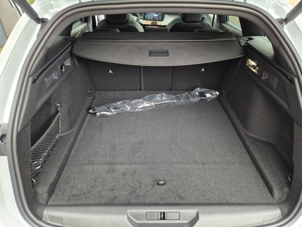 PEUGEOT 308 SW GT SW 1.2 Hybrid 144hp - ref: 7-57053 - Photo 11