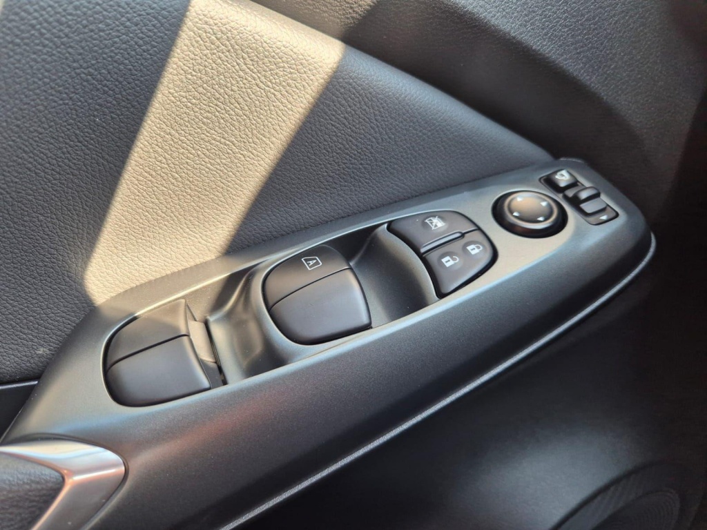 NISSAN Juke 1.0 Gasoline 114hp - ref: 7-57091 - Photo 13