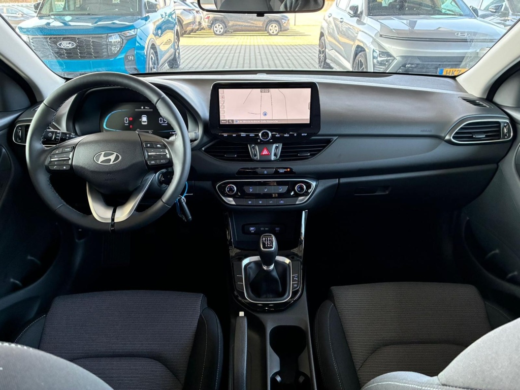 HYUNDAI i30 Comfort 1.5L GDI (95 PS) gasoline - ref: 7-57094 - Photo 6