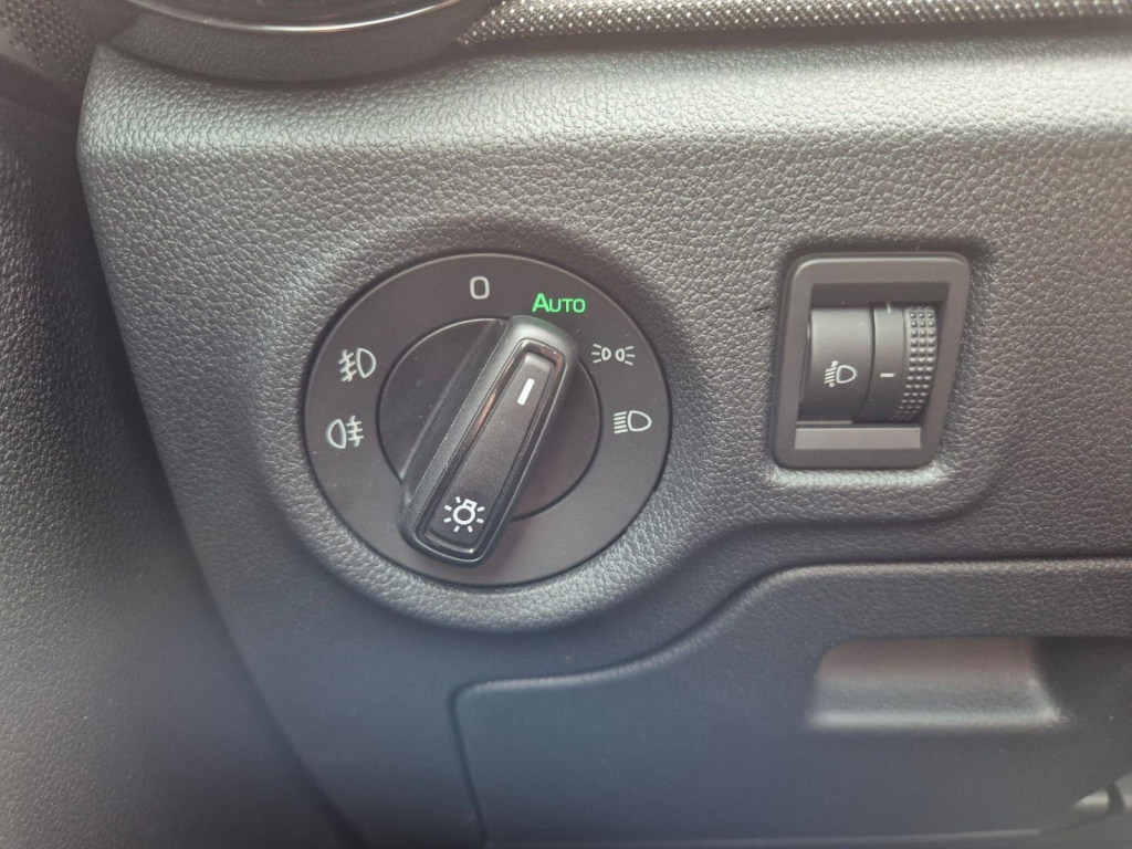 SKODA Fabia 1.0 Gasoline 95hp - ref: 7-57170 - Photo 14