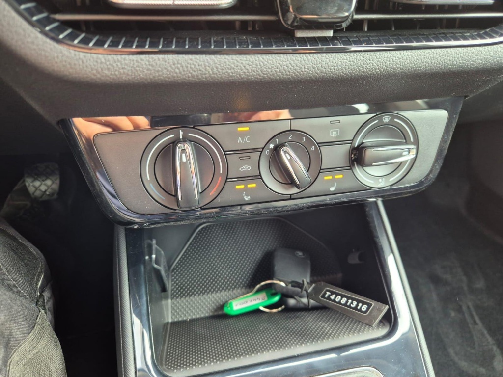 SKODA Fabia 1.0 Gasoline 95hp - ref: 7-57170 - Photo 19