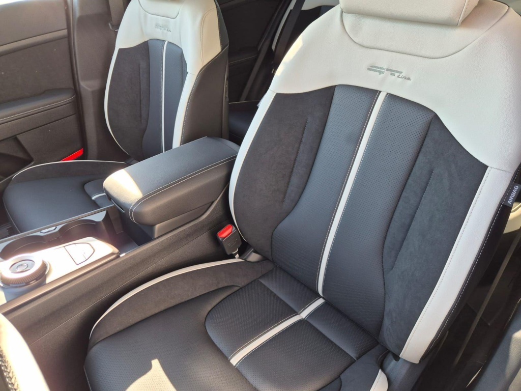 KIA Sportage 1.6 Gasoline 180hp 4x4 - ref: 7-57696 - Photo 12