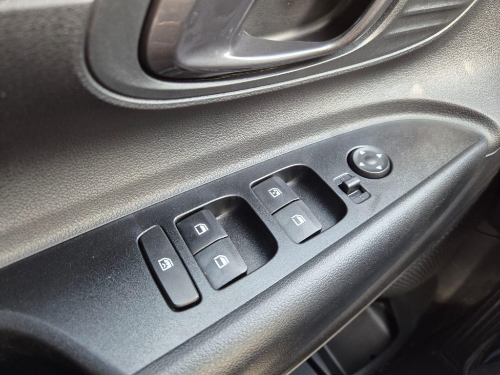 HYUNDAI i20 1.0 Gasoline 90hp - ref: 7-58974 - Photo 13