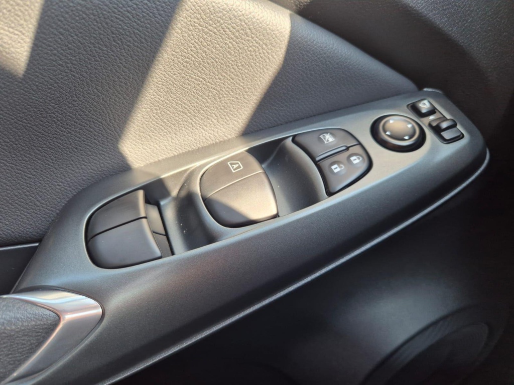 NISSAN Juke 1.0 Gasoline 114hp - ref: 7-59827 - Photo 13