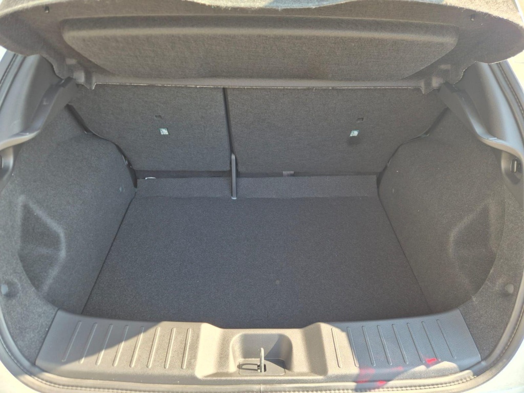 NISSAN Juke 1.0 Gasoline 114hp - ref: 7-59827 - Photo 9