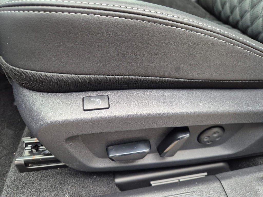 NISSAN Qashqai 1.3 Gasoline 158hp - ref: 7-60011 - Photo 17