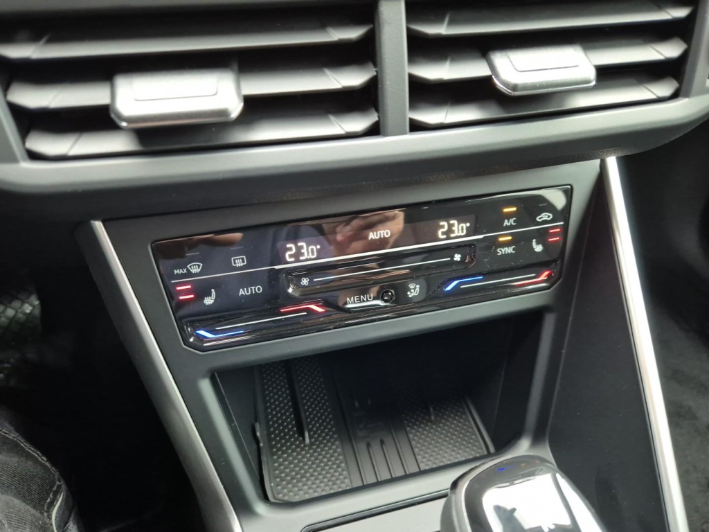 VOLKSWAGEN Taigo 1.0 TSI - ref: 7-60022 - Photo 19