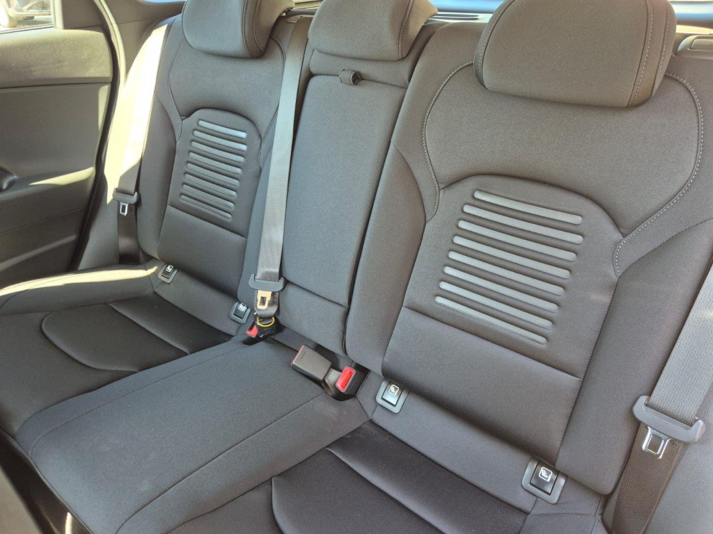 HYUNDAI i30 1.6 Gasoline 150hp - ref: 7-60190 - Photo 12