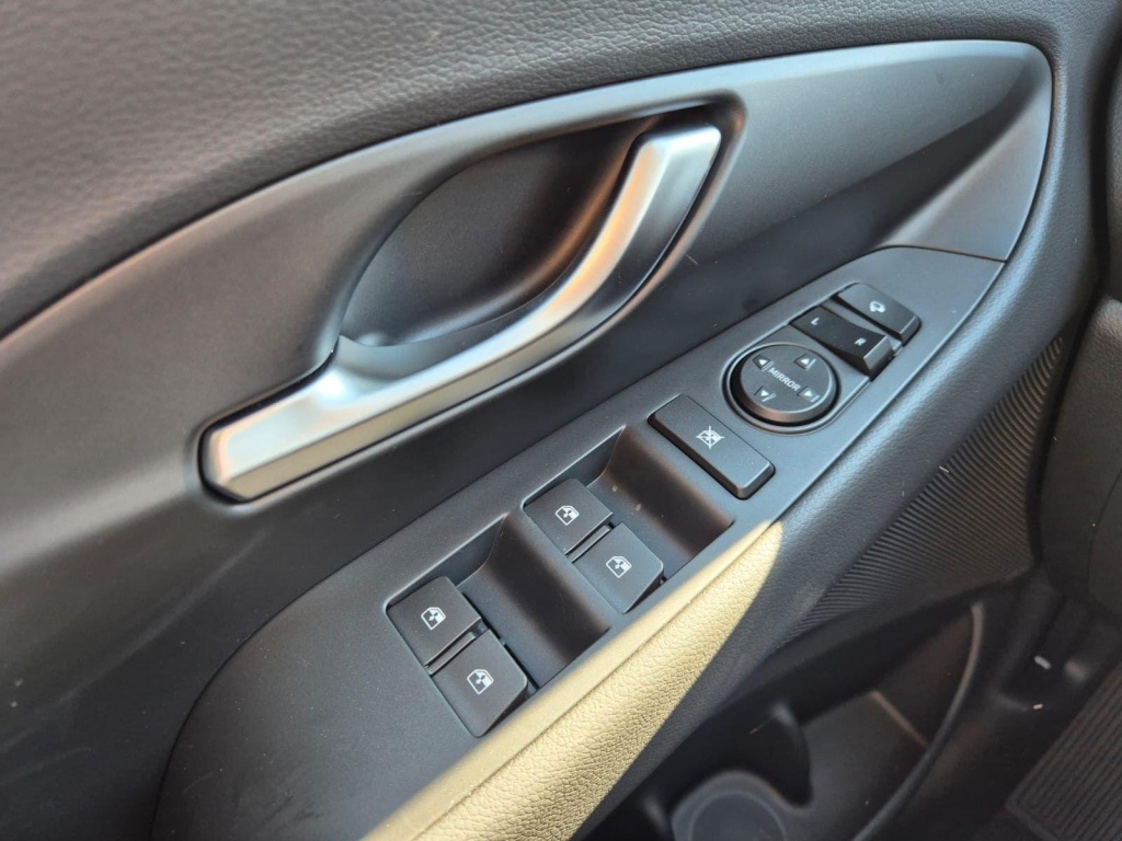 HYUNDAI i30 1.6 Gasoline 150hp - ref: 7-60190 - Photo 13