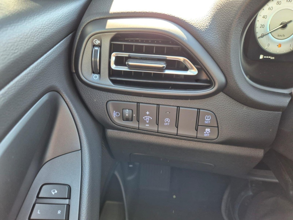 HYUNDAI i30 1.6 Gasoline 150hp - ref: 7-60191 - Photo 14