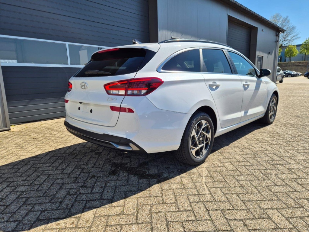 HYUNDAI i30 1.6 Gasoline 150hp - ref: 7-60191 - Photo 5