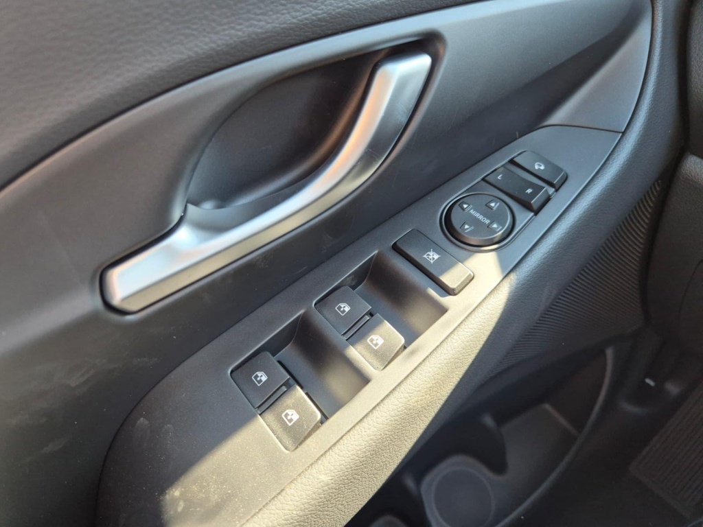 HYUNDAI i30 1.6 Gasoline 150hp - ref: 7-60193 - Photo 13